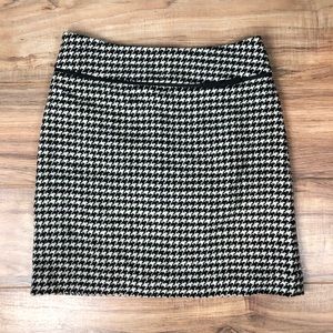 Apostrophe size 6 mini skirt